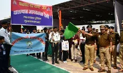 शुरू हुआ यातायात माह- SSP ने किया जागरुकता रैली का शुभारंभ शुरू हुआ यातायात माह- SSP ने किया जागरुकता रैली का शुभारंभ