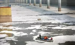 यमुना की स्थिति अभी तक बेहाल- ऐसे कैसे हो पायेगी छठ पूजा यमुना की स्थिति अभी तक बेहाल- ऐसे कैसे हो पायेगी छठ पूजा