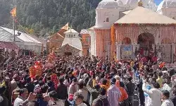हर हर गंगे के जयकारों से गूंज धाम- बंद हुए गंगोत्री धाम के कपाट हर हर गंगे के जयकारों से गूंज धाम- बंद हुए गंगोत्री धाम के कपाट