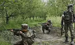 साप्ताहिक बाजार ड्यूटी पर निकली पुलिस पर हमला- लूट लिए हथियार