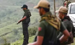 आतंकियों का श्रीनगर के संडे मार्केट में ग्रेनेड हमला- खरीदारी कर रहे.. आतंकियों का श्रीनगर के संडे मार्केट में ग्रेनेड हमला- खरीदारी कर रहे..