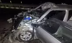 हाईवे पर भयंकर हादसा- खड़े ट्रक से टकराई कार- दंपत्ति और बेटे की मौत