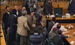 370 हटाए जाने के विरोध पर विधानसभा में बवाल- विधायकों का हंगामा 370 हटाए जाने के विरोध पर विधानसभा में बवाल- विधायकों का हंगामा