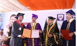 श्री राम कॉलेज के प्रवक्ता को मिली PHD की उपाधि-किए गए सम्मानित श्री राम कॉलेज के प्रवक्ता को मिली PHD की उपाधि-किए गए सम्मानित