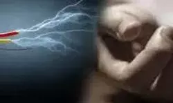 करंट की चपेट में आने से शिक्षक की हुई मौत- मचा हड़कंप करंट की चपेट में आने से शिक्षक की हुई मौत- मचा हड़कंप