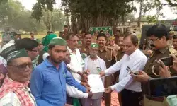 कैंसिल की गई गाड़ियों को लेकर पब्लिक में उबाल- भाकियू ने किया प्रदर्शन