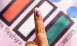 होम वोटिंग: दूसरे दिन 712 मतदाताओं ने डाले वोट होम वोटिंग: दूसरे दिन 712 मतदाताओं ने डाले वोट