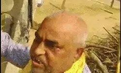 पोल पर चढ़ने में आनाकानी- XEN ने संविदाकर्मी को जड़ी चप्पल पोल पर चढ़ने में आनाकानी- XEN ने संविदाकर्मी को जड़ी चप्पल