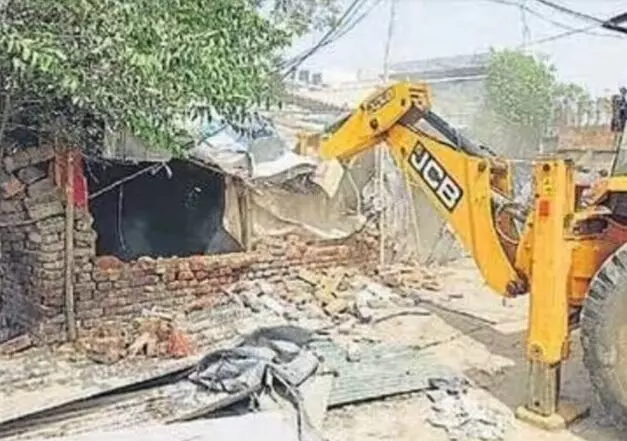 अवैध निर्माण पर गरजा बुलडोजर-जमींदोज कर दी गई 10 कालोनियां