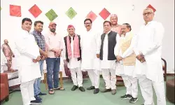 सपा मुखिया ने पूर्व इंस्पेक्टर को बनाया राष्ट्रीय प्रवक्ता