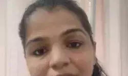 बृजभूषण की दबंगता जारी- साक्षी मलिक ने पीएम से मांगी हेल्प बृजभूषण की दबंगता जारी- साक्षी मलिक ने पीएम से मांगी हेल्प