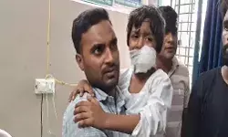 मदरसे से लौट रहे चार बच्चों पर कुत्ते का अटैक- किया लहूलुहान- लोगों... मदरसे से लौट रहे चार बच्चों पर कुत्ते का अटैक- किया लहूलुहान- लोगों...