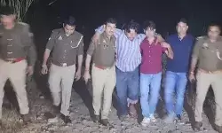 मुठभेड़ में पुलिस ने तीन को तस्कर पकड़े- एक के पैर में लगी गोली मुठभेड़ में पुलिस ने तीन को तस्कर पकड़े- एक के पैर में लगी गोली