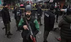 रेलवे स्टेशन के पास हुआ बम विस्फोट तो 4 लोगों की हुई मौत जबकि 30 हुए… रेलवे स्टेशन के पास हुआ बम विस्फोट तो 4 लोगों की हुई मौत जबकि 30 हुए…