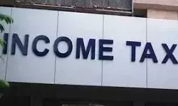 मुख्यमंत्री के निजी सलाहकार सहित अन्य ठिकानों पर आयकर की छापेमारी मुख्यमंत्री के निजी सलाहकार सहित अन्य ठिकानों पर आयकर की छापेमारी