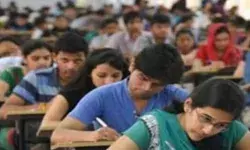 कॉलेज का फरमान- क्लास में आना है तो कटवानी पड़ेगी दाढी- स्टूडेंट भड़के कॉलेज का फरमान- क्लास में आना है तो कटवानी पड़ेगी दाढी- स्टूडेंट भड़के