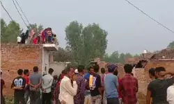 ट्रिपल मर्डर- पेंचकस व चाकू से पति पत्नी एवं बेटे को गोद डाला ट्रिपल मर्डर- पेंचकस व चाकू से पति पत्नी एवं बेटे को गोद डाला