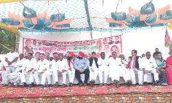 सभा में जुटे सैनी समाज सहित पिछडा वर्ग के लोग- सुम्बुल को जिताने को...