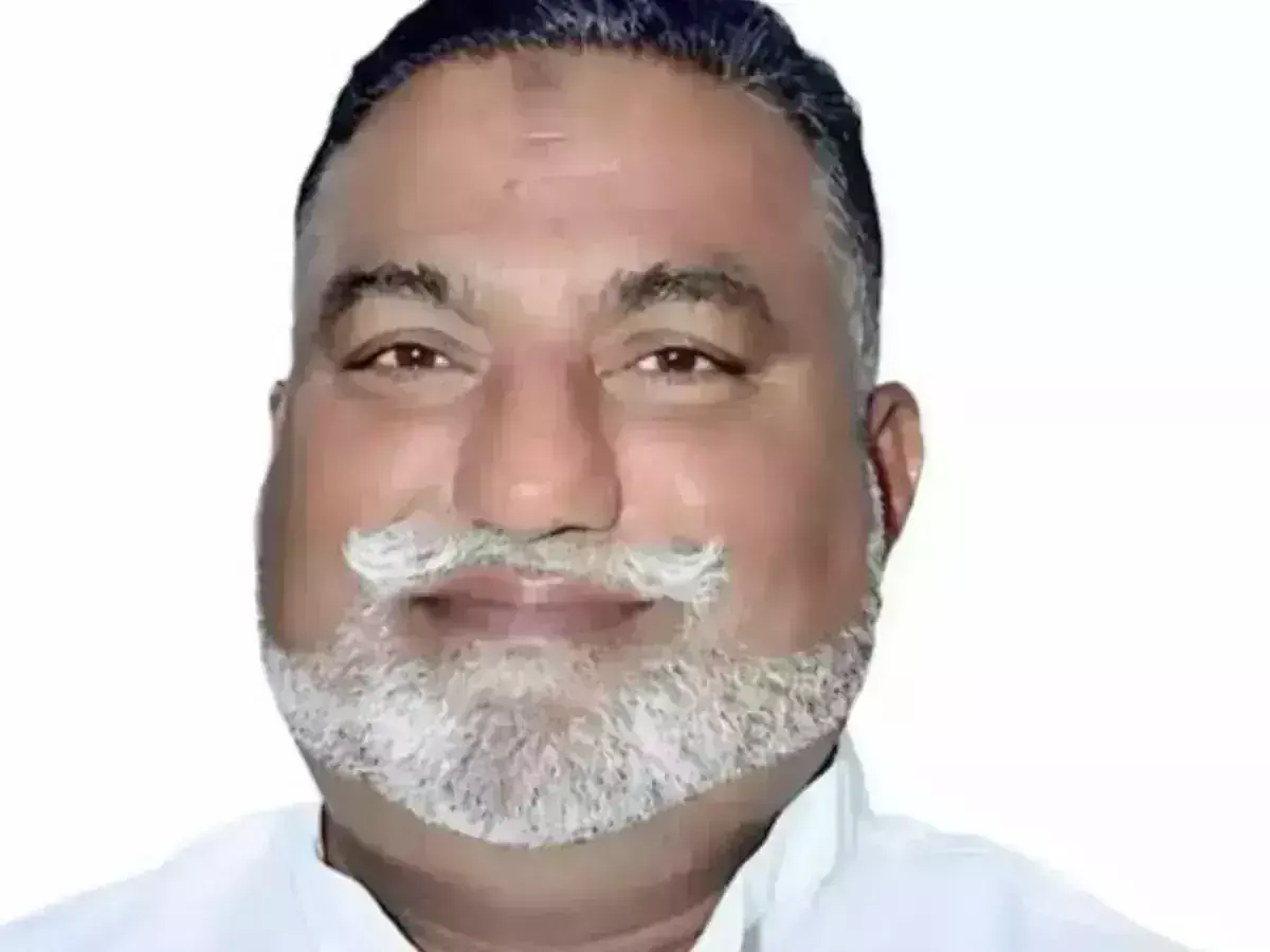 परमिशन ली थी डोर टू डोर प्रचार की- कर डाली पंचायत घर में मीटिंग- अब... परमिशन ली थी डोर टू डोर प्रचार की- कर डाली पंचायत घर में मीटिंग- अब...