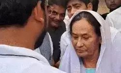 आजम के बेटे से सांसद चंद्रशेखर ने की मुलाकात- बांटा भाई का गम आजम के बेटे से सांसद चंद्रशेखर ने की मुलाकात- बांटा भाई का गम