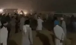 तहसीलदार व इंस्पेक्टर बनाये बंधक- छुडाने पहुंची पुलिस पर किसानों का...