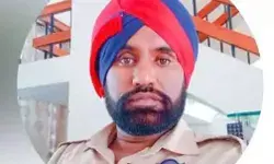 अब सिदधू मूसेवाला के ताऊ के गनमैन को लगी गोली- मौके पर मौत अब सिदधू मूसेवाला के ताऊ के गनमैन को लगी गोली- मौके पर मौत