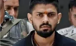 करणी सेना ने दिया लॉरेंस बिश्नोई के साथियों को मारने पर करोड़ों का ऑफर करणी सेना ने दिया लॉरेंस बिश्नोई के साथियों को मारने पर करोड़ों का ऑफर