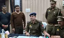 गन्ने के खेत में निर्मित कसीनो पर रेड-बाजी लगा रहे जुआरियों में भगदड़ गन्ने के खेत में निर्मित कसीनो पर रेड-बाजी लगा रहे जुआरियों में भगदड़