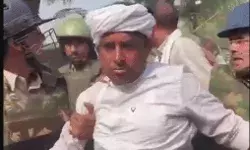 थप्पड़ कांड के आरोपी की गिरफ्तारी के बाद फिर बवाल- आगजनी पथराव थप्पड़ कांड के आरोपी की गिरफ्तारी के बाद फिर बवाल- आगजनी पथराव