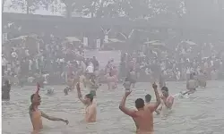 कार्तिक पूर्णिमा पर धर्म नगरी में उमड़े श्रद्धालु- लाखों ने शुकतीर्थ.. कार्तिक पूर्णिमा पर धर्म नगरी में उमड़े श्रद्धालु- लाखों ने शुकतीर्थ..