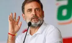 चुनाव प्रचार करने पहुंचे राहुल गांधी के बैग की तलाशी