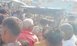 बीच बाजार गैस सिलेंडर ब्लास्ट- दो दर्जन लोग झुलसे- बच्चे व महिलाएं... बीच बाजार गैस सिलेंडर ब्लास्ट- दो दर्जन लोग झुलसे- बच्चे व महिलाएं...