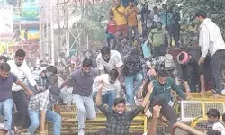 स्टूडेंट प्रोटेस्ट- छात्रों को भड़काने के आरोप में चार टेलीग्राम.... स्टूडेंट प्रोटेस्ट- छात्रों को भड़काने के आरोप में चार टेलीग्राम....