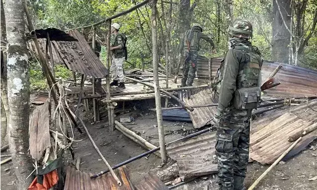 हिंसा के बीच अब खड़ा हुआ सियासी संकट-CM की बैठक से MLA गायब