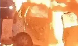 दिल्ली देहरादून एक्सप्रेस वे पर चलती कार बनी आग का गोला- गाड़ी में... दिल्ली देहरादून एक्सप्रेस वे पर चलती कार बनी आग का गोला- गाड़ी में...