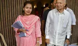 वोटिंग के बीच शिंदे ने किया खेला- निर्दलीय को दिया समर्थन वोटिंग के बीच शिंदे ने किया खेला- निर्दलीय को दिया समर्थन