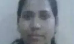 शादी का लहंगा लेकर लौट रही युवती की जान ले गया कानों में लगा इयरफोन