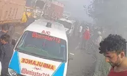 कोहरे का कहर- आपस में टकराए दर्जनभर वाहन क्षतिग्रस्त- 14 घायल कोहरे का कहर- आपस में टकराए दर्जनभर वाहन क्षतिग्रस्त- 14 घायल