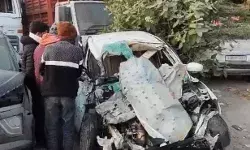 रॉन्ग साइड में दौड़ रही कार डंपर से टकराई तो पांच की हुई मौत रॉन्ग साइड में दौड़ रही कार डंपर से टकराई तो पांच की हुई मौत