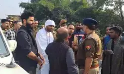 पूर्व सांसद की मीट फैक्ट्री पर हंगामा- गोमांस होने का किया दावा