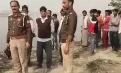 गूगल मैप ने दिखाए ऐसा रास्ता- टूटे पुल पर पहुंची कार 3 लोगों समेत.... गूगल मैप ने दिखाए ऐसा रास्ता- टूटे पुल पर पहुंची कार 3 लोगों समेत....