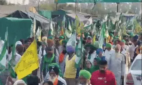खनौरी शंभू बॉर्डर पर किसानों का जमावड़ा-सांसद को पुलिस ने अस्पताल में..
