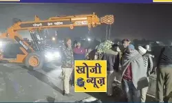 सुबह-सुबह पुल से नदी में गिरा ट्रक तो दो की हुई मौत और दो को.. सुबह-सुबह पुल से नदी में गिरा ट्रक तो दो की हुई मौत और दो को..