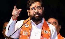 महाराष्ट्र में सत्ता संग्राम- बागी हुए शिवसेना के तेवर- शिंदे को... महाराष्ट्र में सत्ता संग्राम- बागी हुए शिवसेना के तेवर- शिंदे को...