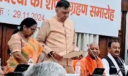 मिथलेश पाल के साथ अन्य निर्वाचित विधायकों ने भी ग्रहण की शपथ मिथलेश पाल के साथ अन्य निर्वाचित विधायकों ने भी ग्रहण की शपथ