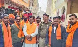 संभल जा रहे शिवसेना प्रदेश महासचिव नजरबंद- कार्यकर्ताओं का हंगामा संभल जा रहे शिवसेना प्रदेश महासचिव नजरबंद- कार्यकर्ताओं का हंगामा