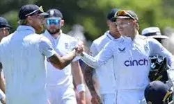 इंग्लैंड ने न्यूजीलैंड को पहले टेस्ट में आठ विकेट से दी करारी शिकस्त इंग्लैंड ने न्यूजीलैंड को पहले टेस्ट में आठ विकेट से दी करारी शिकस्त