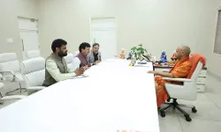 CM योगी से मिले यह बिजनेसमैन तो सामने रख दी यह मांग - जानिये क्या