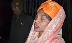 ईदगाह में जलाभिषेक करने जा रही मीरा ठाकुर को पुलिस ने रोका