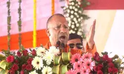 बेटी के सम्मान की रक्षा डबल इंजन सरकार का लक्ष्य- योगी बेटी के सम्मान की रक्षा डबल इंजन सरकार का लक्ष्य- योगी